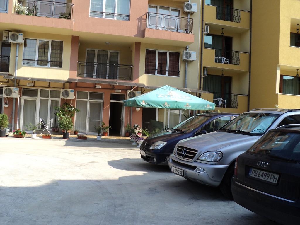Meni Apartments And Guest Rooms Szozopol Kültér fotó