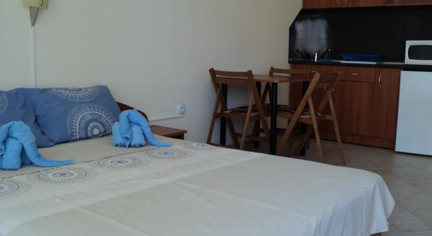 Meni Apartments And Guest Rooms Szozopol Szoba fotó