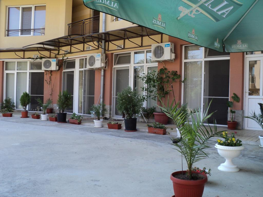 Meni Apartments And Guest Rooms Szozopol Kültér fotó