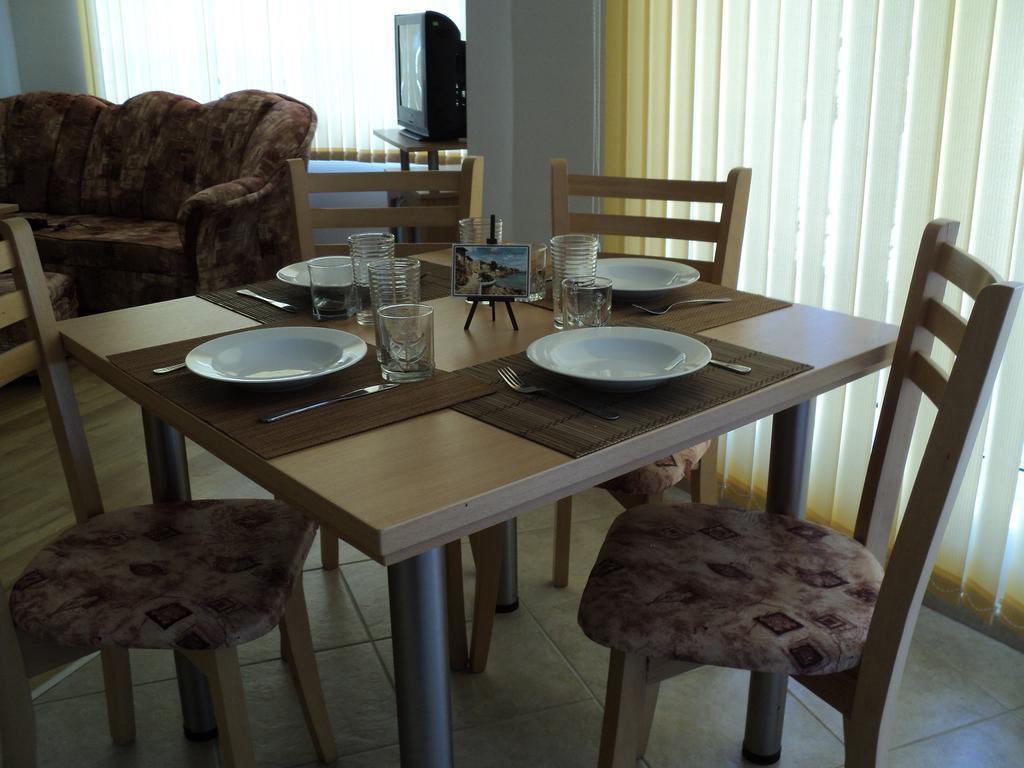 Meni Apartments And Guest Rooms Szozopol Kültér fotó