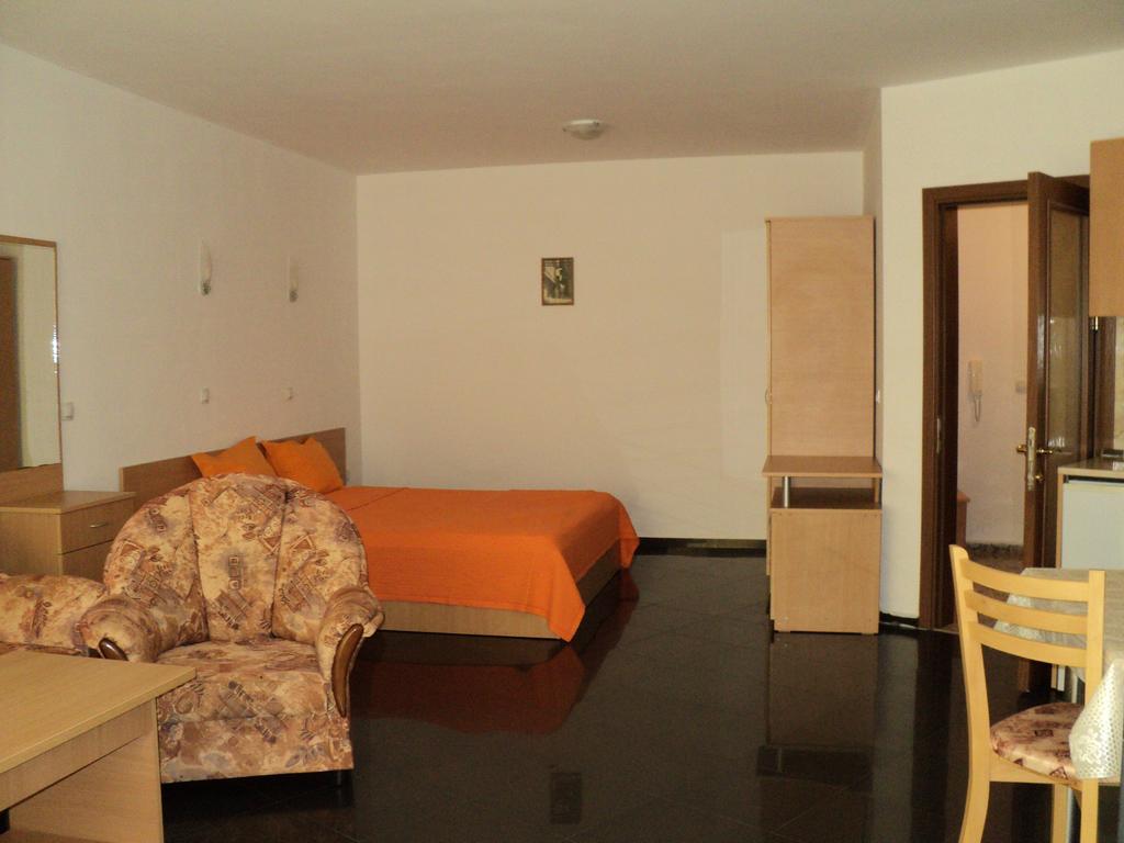 Meni Apartments And Guest Rooms Szozopol Kültér fotó