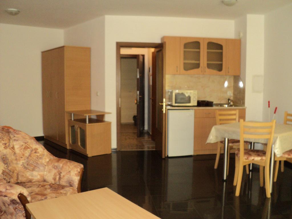 Meni Apartments And Guest Rooms Szozopol Kültér fotó