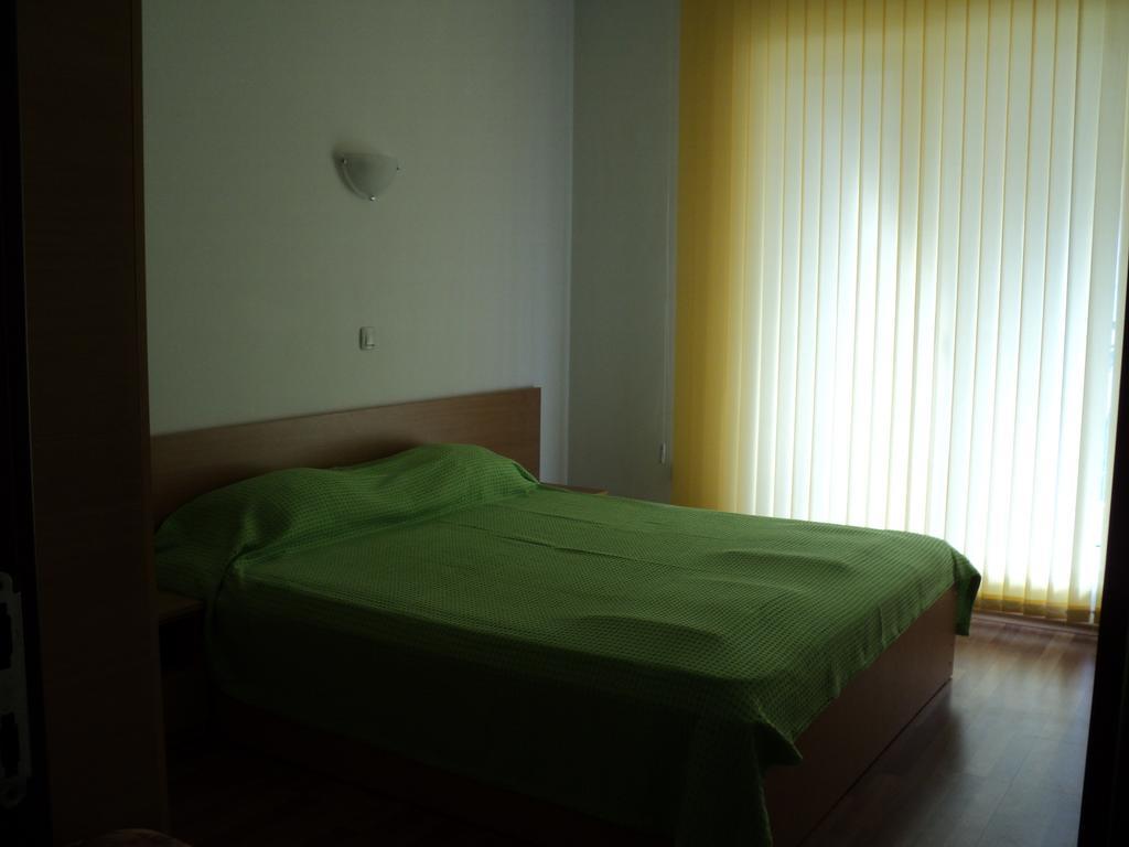 Meni Apartments And Guest Rooms Szozopol Kültér fotó