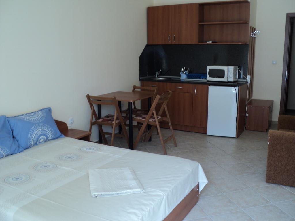 Meni Apartments And Guest Rooms Szozopol Kültér fotó