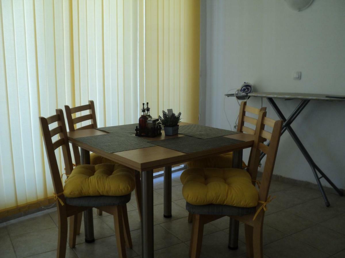 Meni Apartments And Guest Rooms Szozopol Kültér fotó