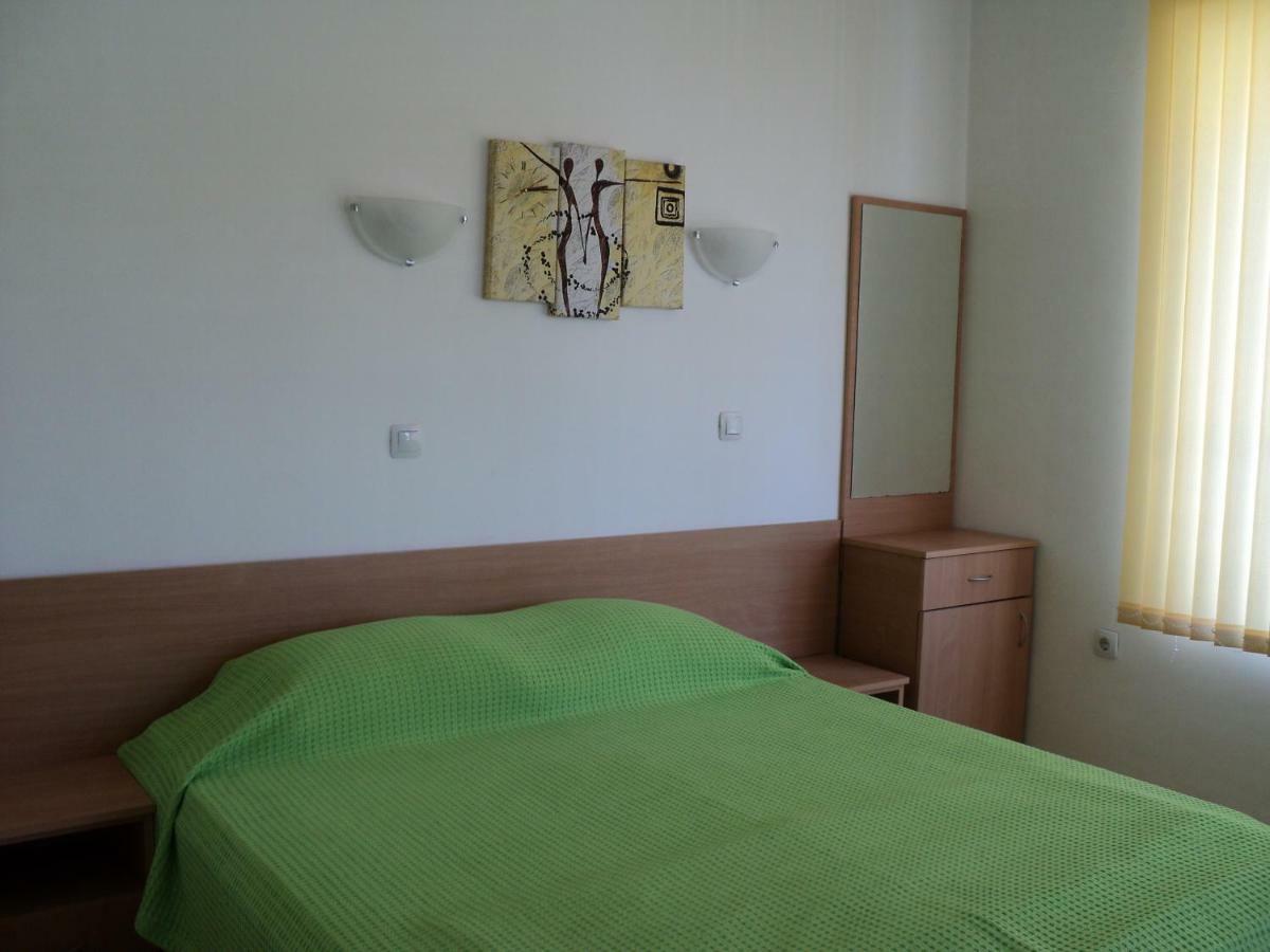 Meni Apartments And Guest Rooms Szozopol Kültér fotó
