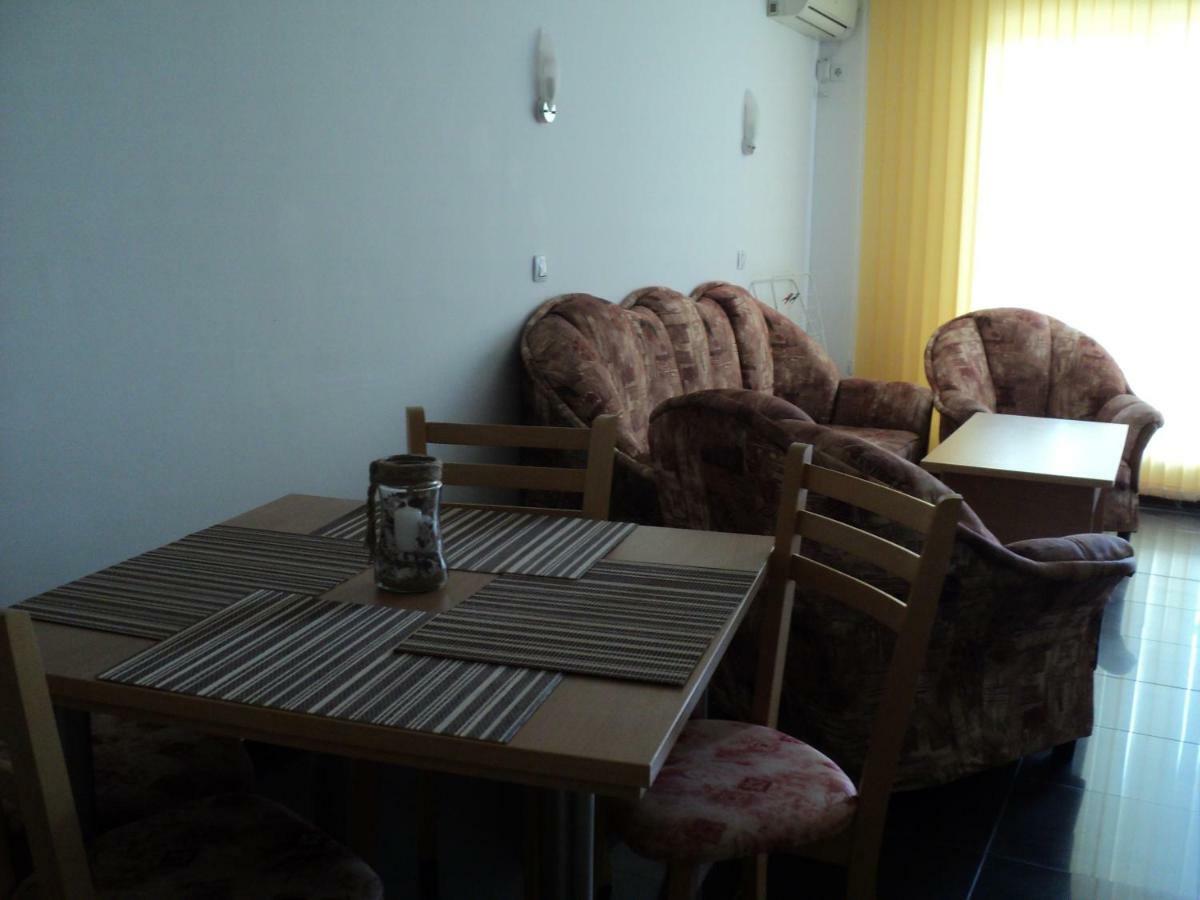 Meni Apartments And Guest Rooms Szozopol Kültér fotó