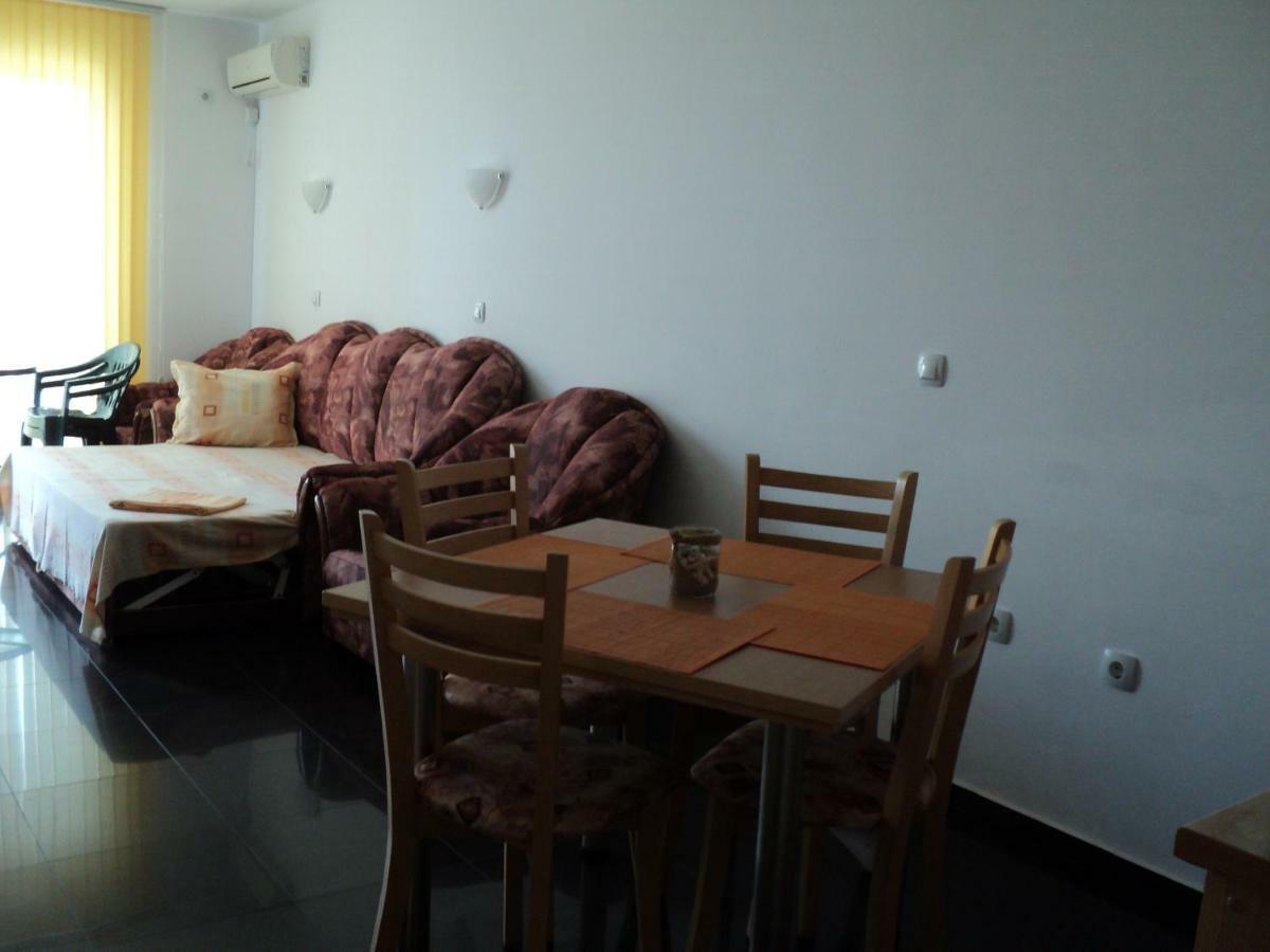 Meni Apartments And Guest Rooms Szozopol Kültér fotó