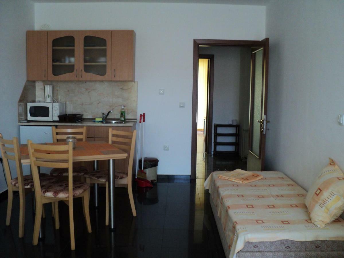 Meni Apartments And Guest Rooms Szozopol Kültér fotó
